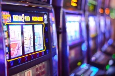 max389 slot mobile app interface showing slot games and live casino options
